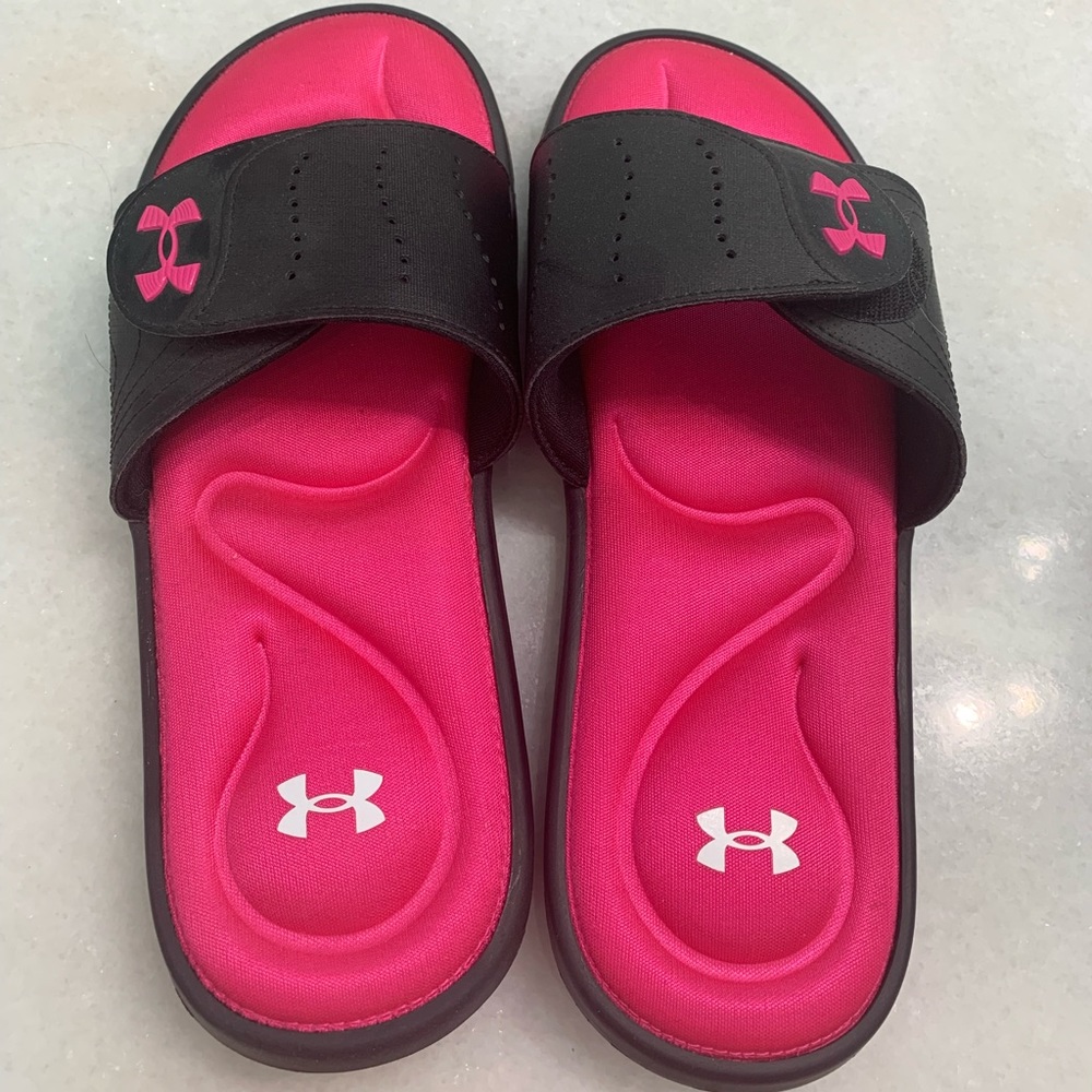 Under Armour Women’s Ignite IX Slides, size 10